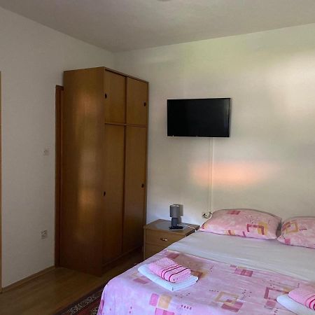 Apartmani Udovicic 特罗吉尔 外观 照片