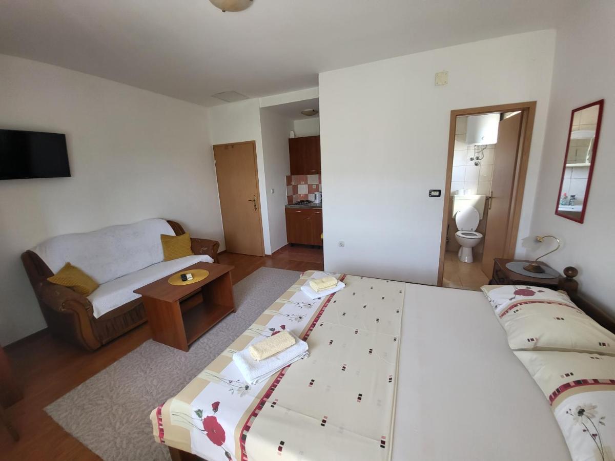 Apartmani Udovicic 特罗吉尔 外观 照片